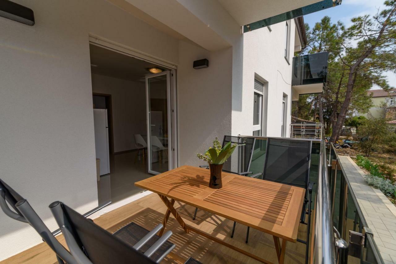 Denis Apartment Vir Exterior foto