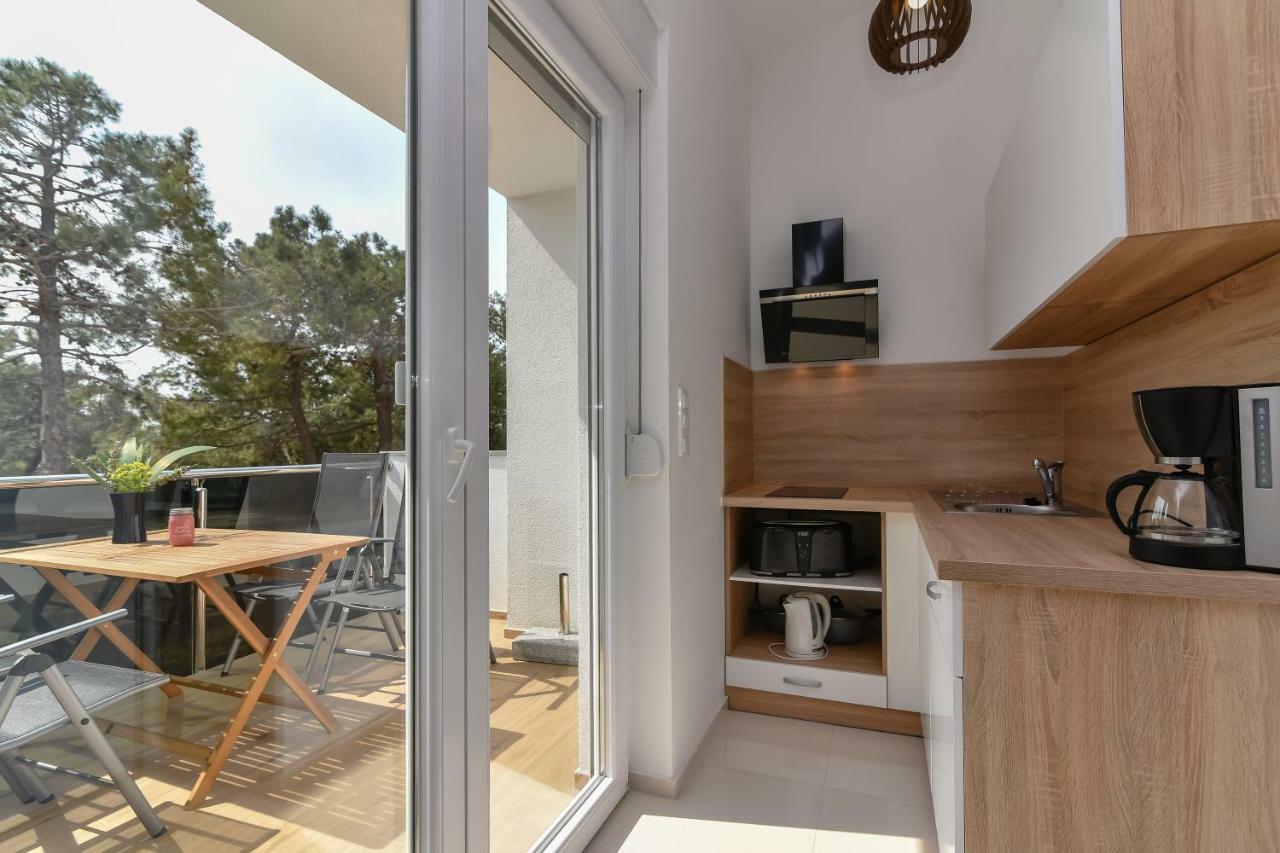 Denis Apartment Vir Exterior foto