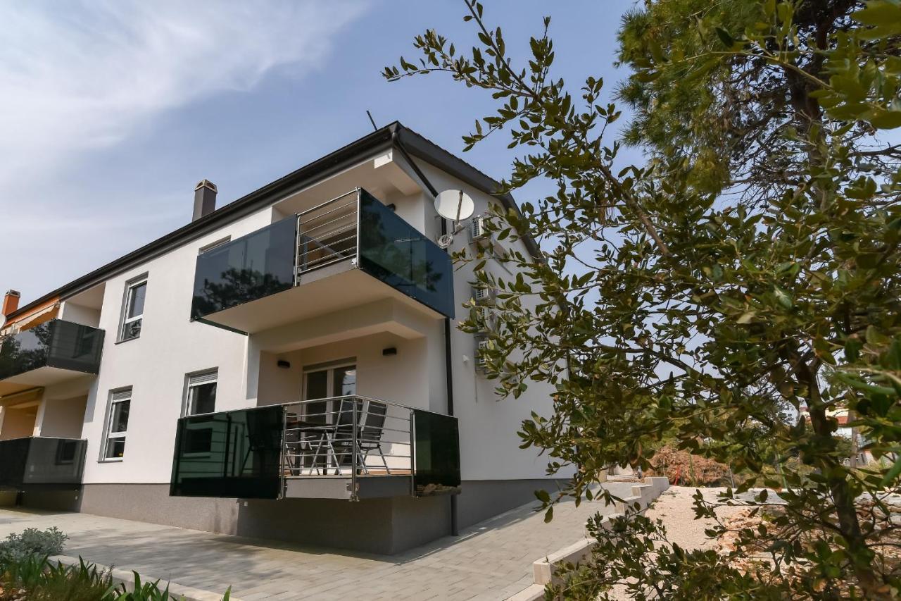 Denis Apartment Vir Exterior foto